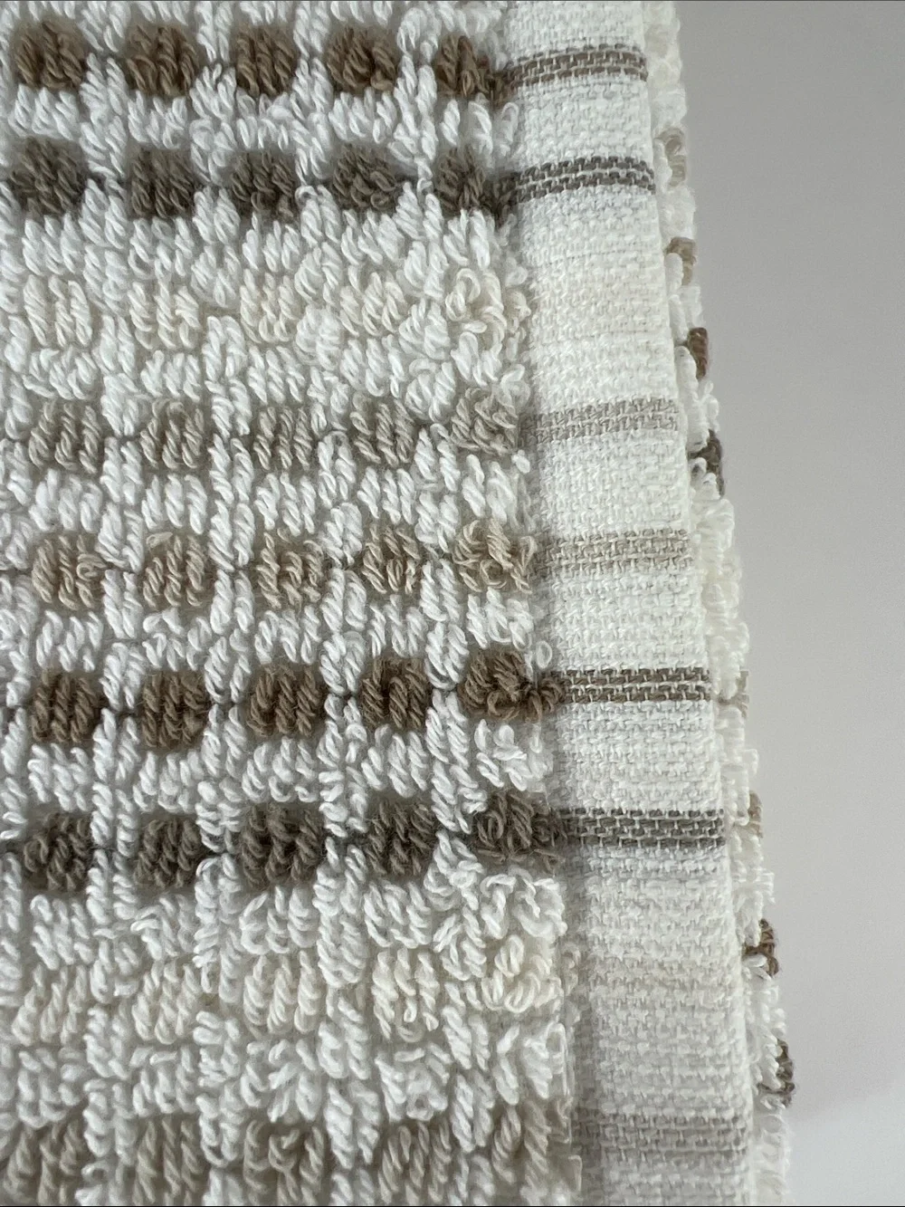 DKNY Bath Towels Cream & Taupe Waffle Weave Dots Soft 100% Cotton 2 Pc NEW